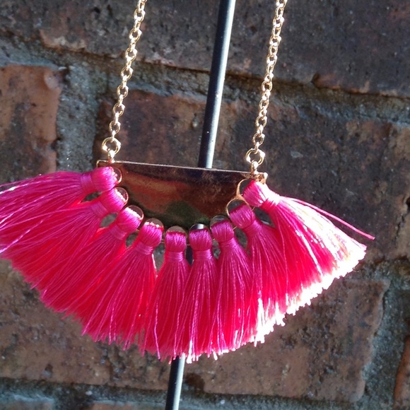 Tassel Statement Necklace NEW - Picture 5 of 5